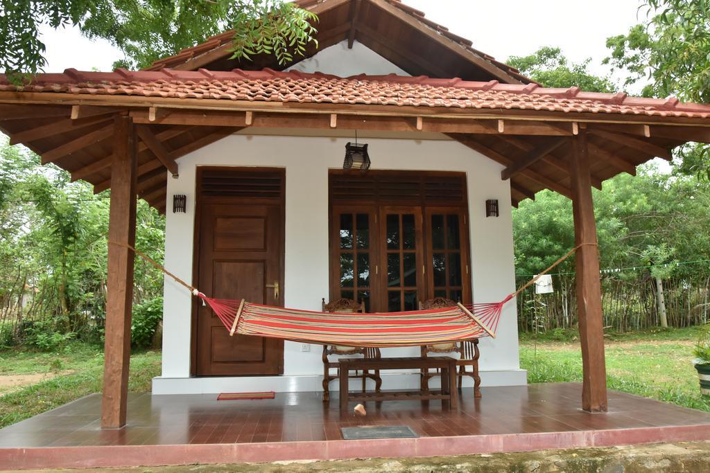 King'S Elephant Cabanas & Restaurant Tangalle Exteriör bild