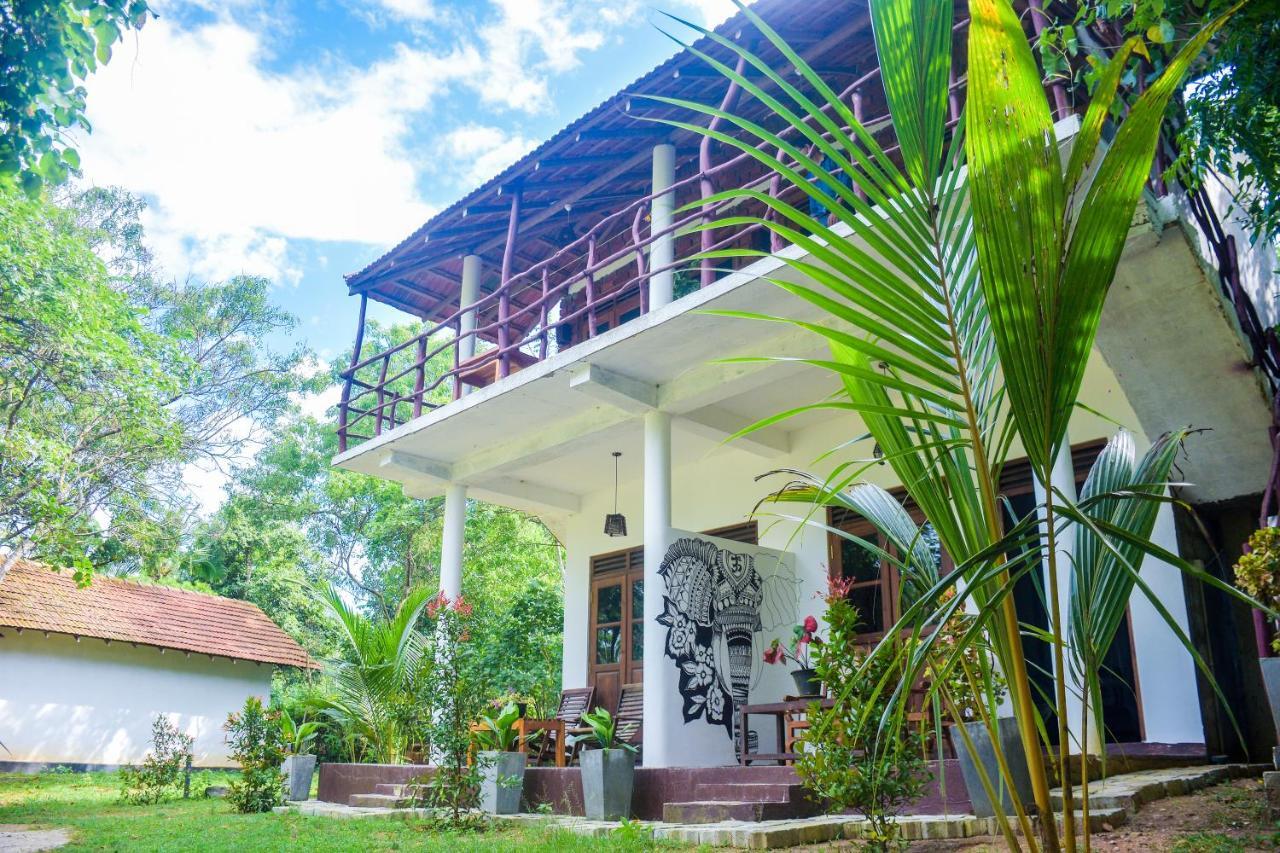King'S Elephant Cabanas & Restaurant Tangalle Exteriör bild