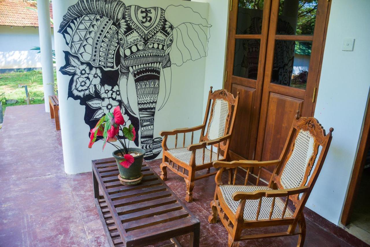 King'S Elephant Cabanas & Restaurant Tangalle Exteriör bild