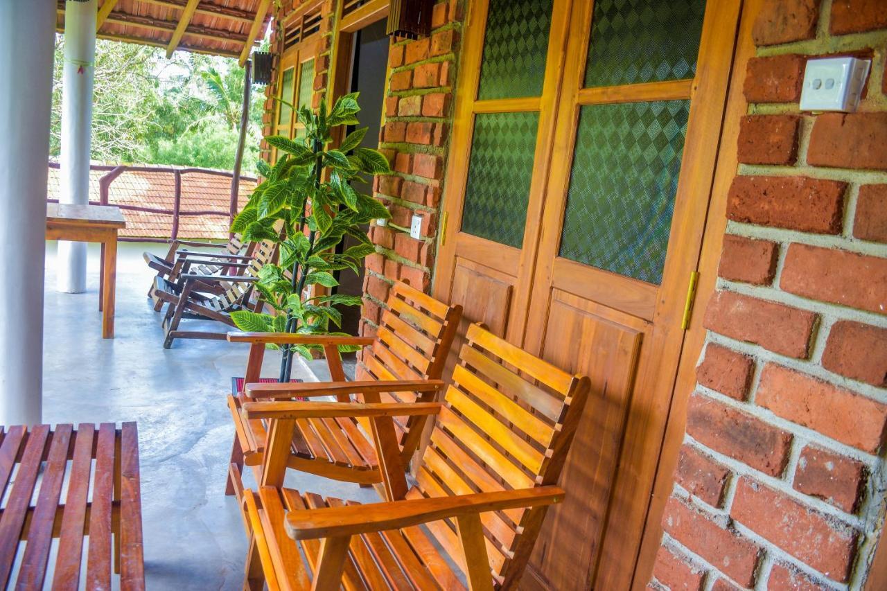 King'S Elephant Cabanas & Restaurant Tangalle Exteriör bild